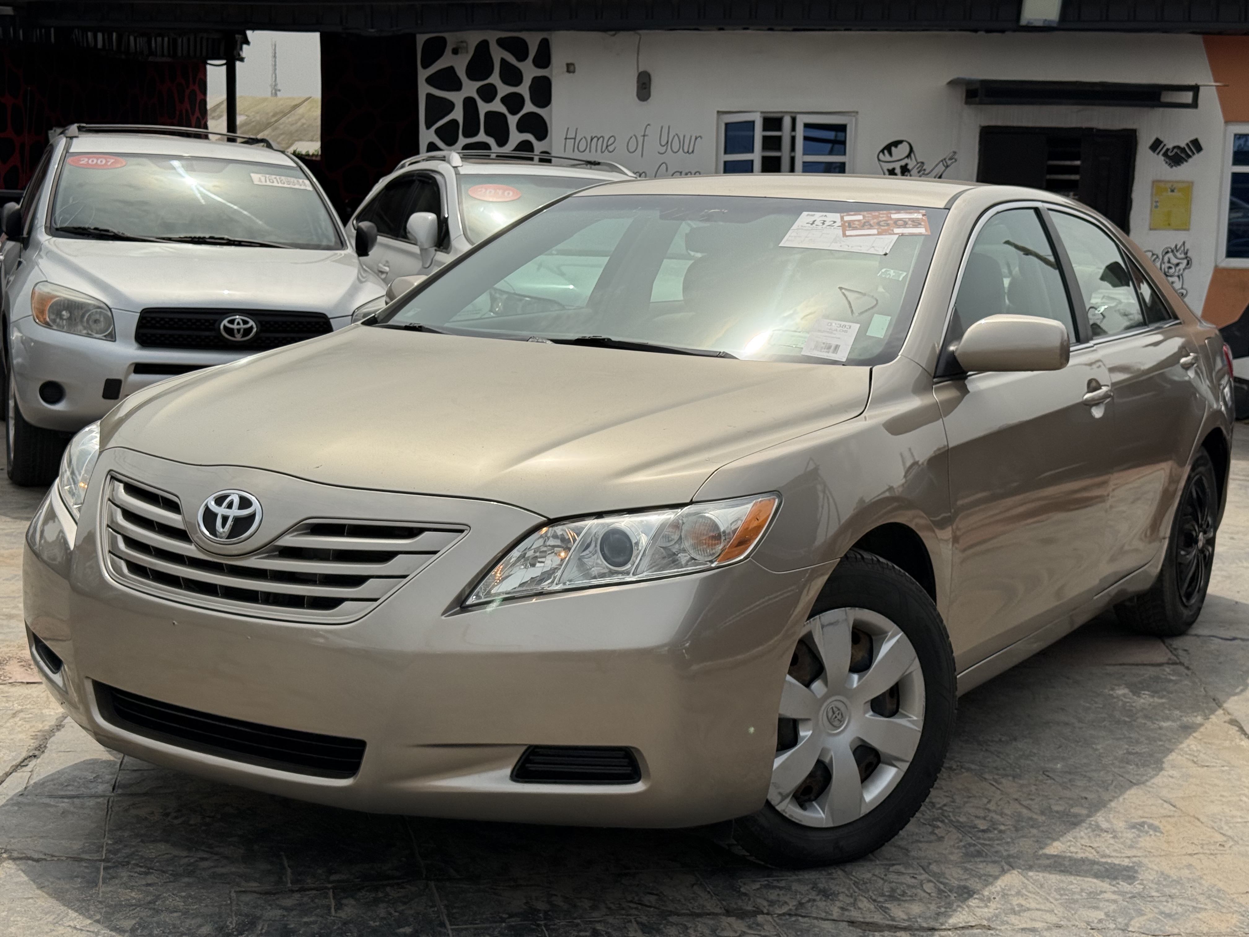 TOYOTA Camry - Main View