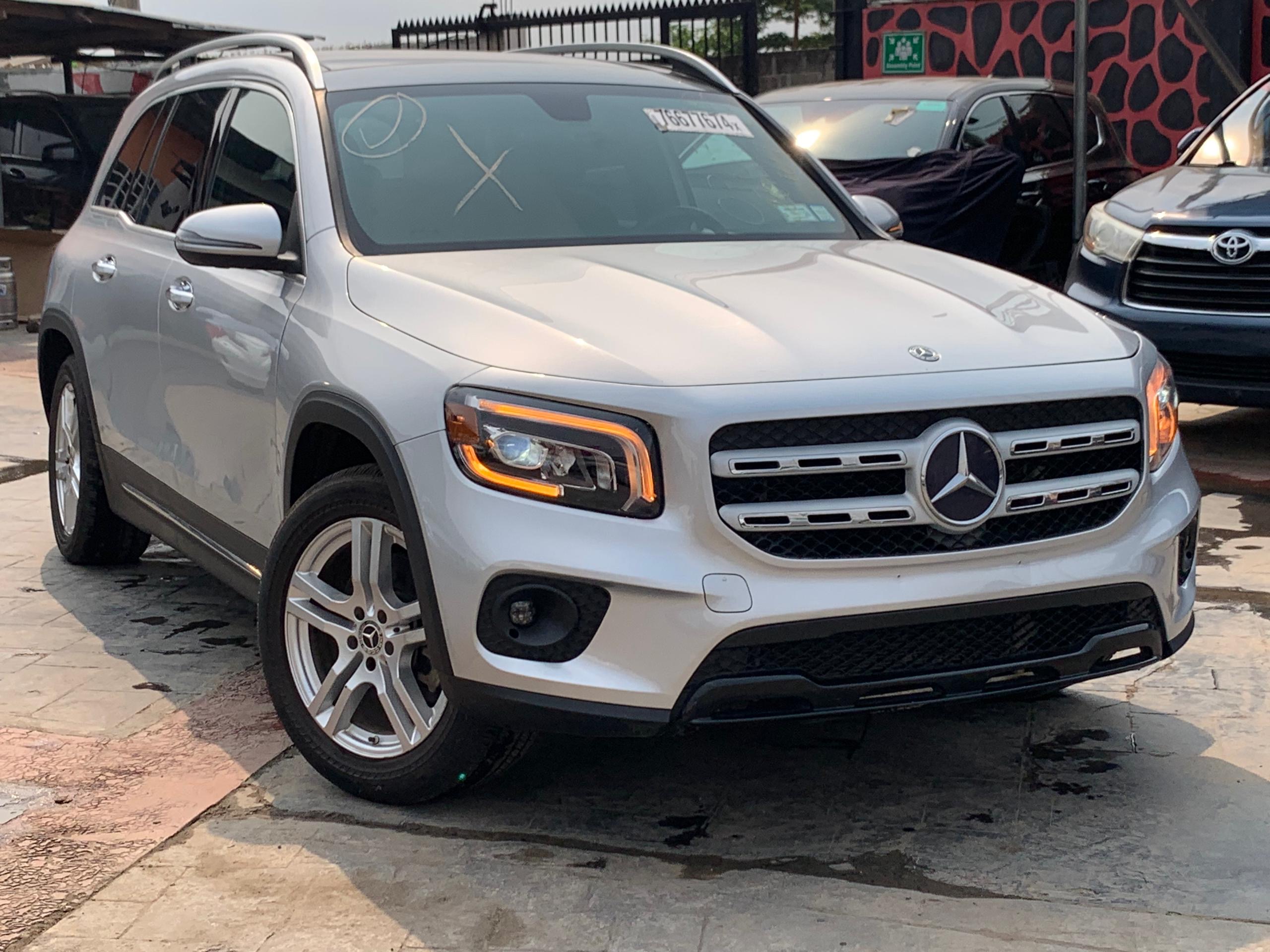 Mercedes Benz GLB250 - Main View