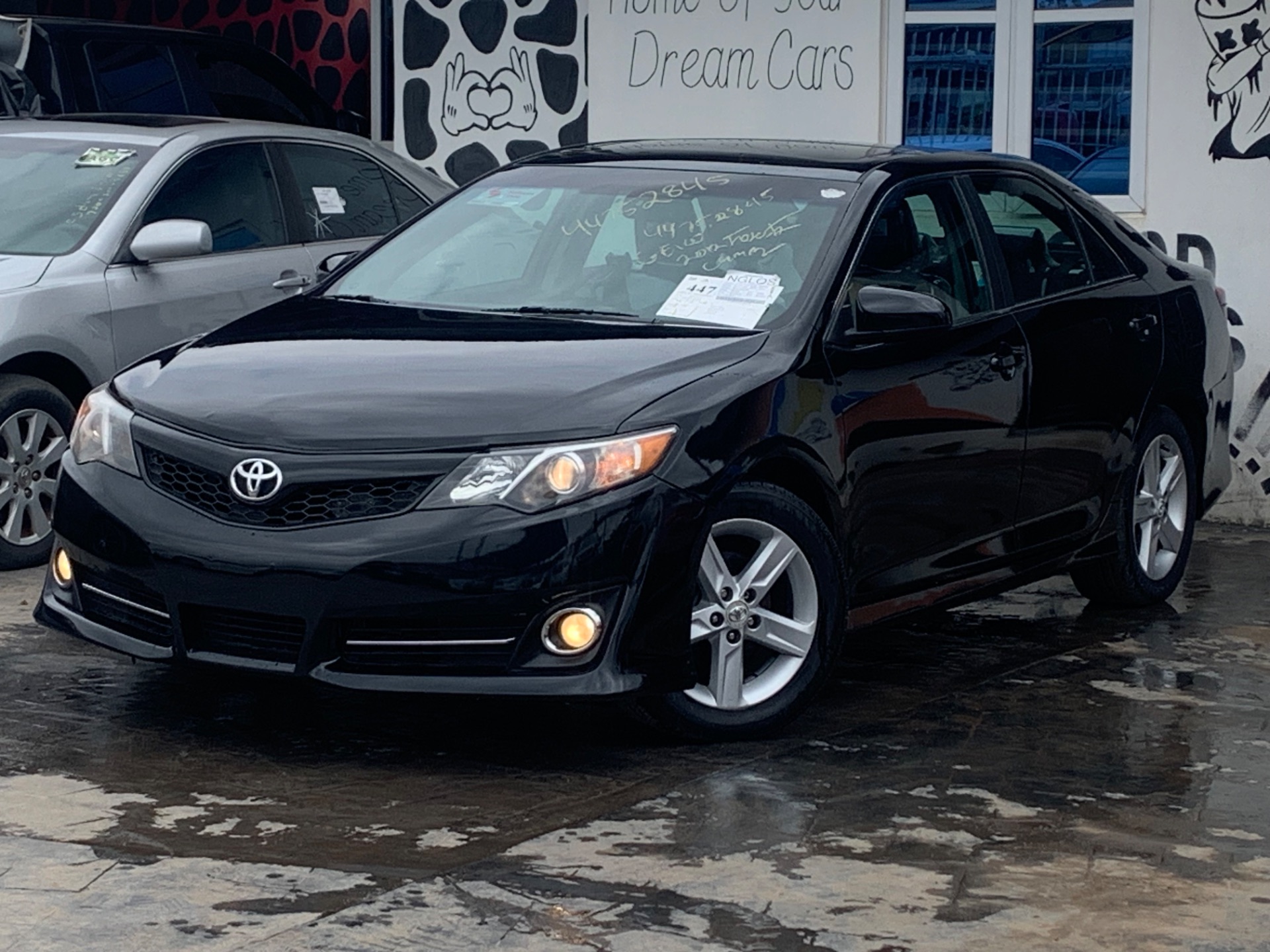 TOYOTA CAMRY - Main View